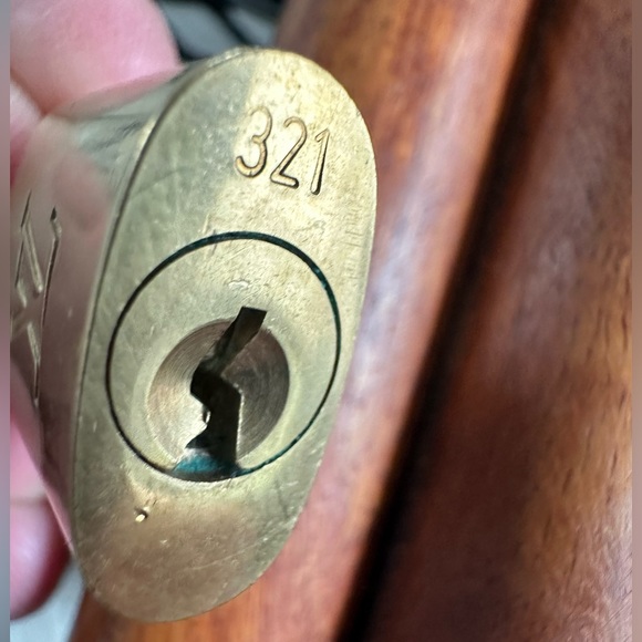 Louis Vuitton LV #321 Lock & Key set in great condition - Picture 7 of 9